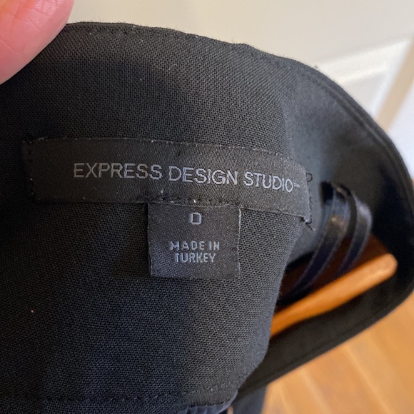 Three skirt lot- Banana and Express size 0 - Picture 7 of 12